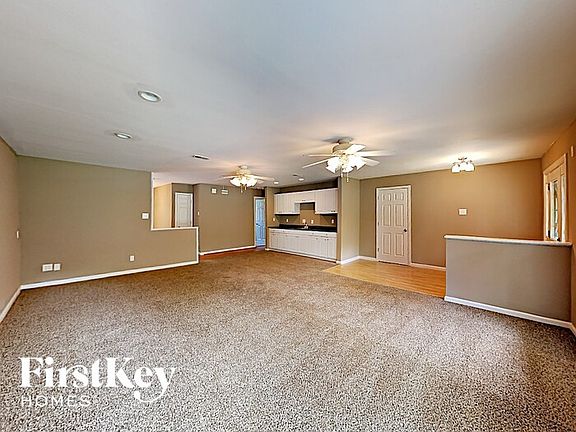 2nd image of 3525 Stonehaven Dr