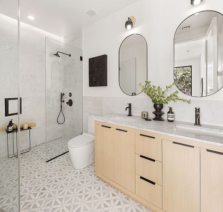 1st image of 265 20th St #3L