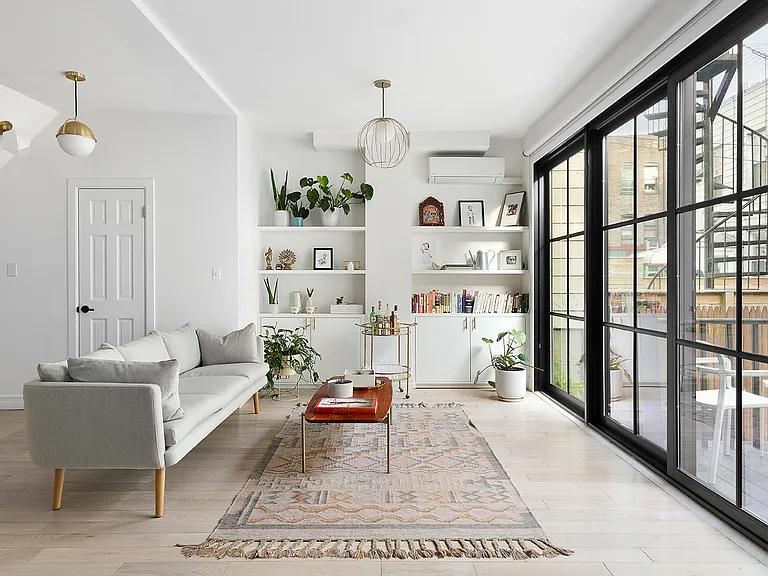 50 Clay St #1 — Photo 4