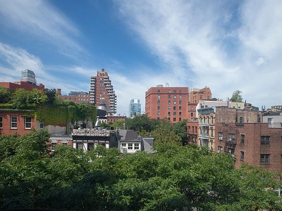5th image of 534 Hudson St APT 5D