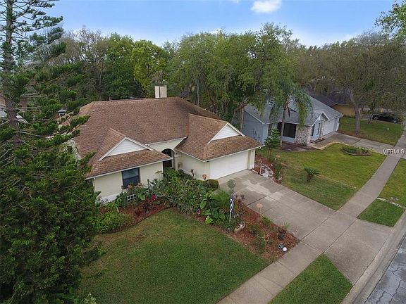 3rd image of 533 Holbrook Cir