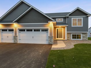 1355 Bridgewater Pkwy, Dundas, MN 55019