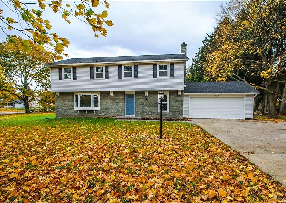 1st image of 1 Holley Brook Dr