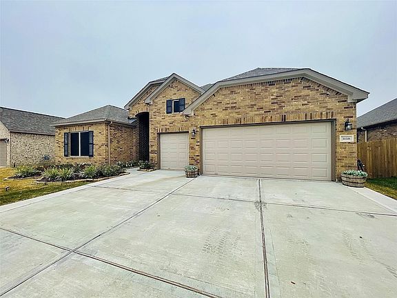 3rd image of 3118 Royal Albatross Dr
