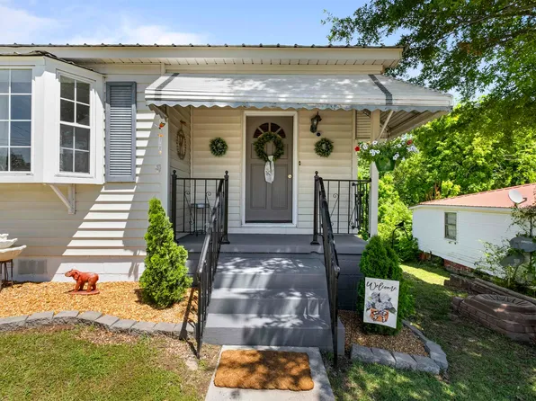 429 Oak Ln, Anniston, AL 36206