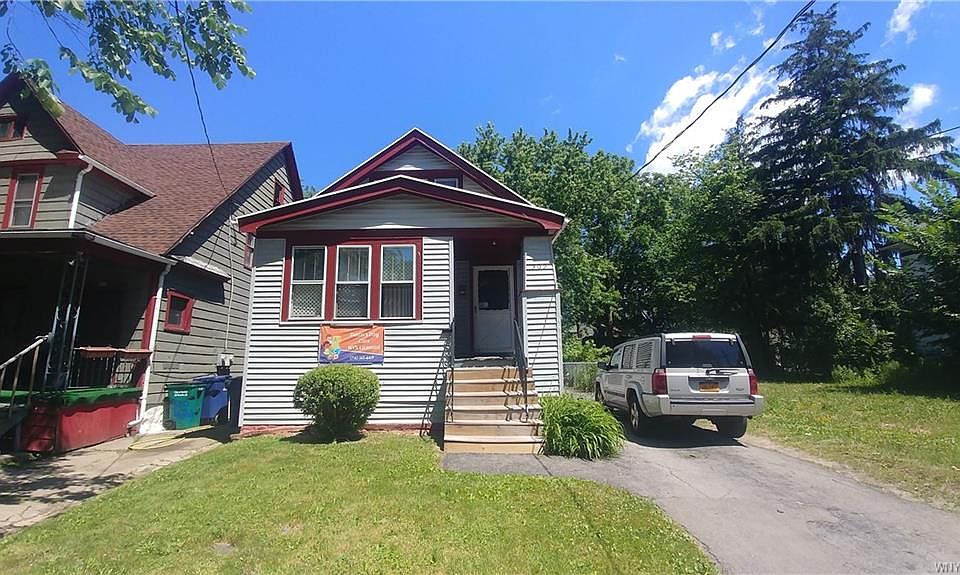 1st image of 302 Leroy Ave