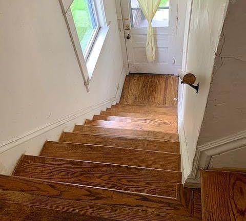 4th image of 212 Carlton Ave SE #2