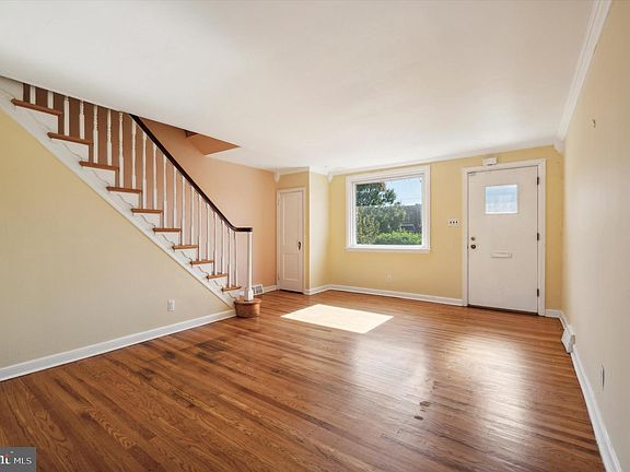 3rd image of 6142 Tackawanna St