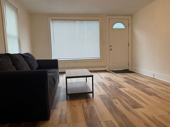 2nd image of 40 Groton Ave APT 1WF