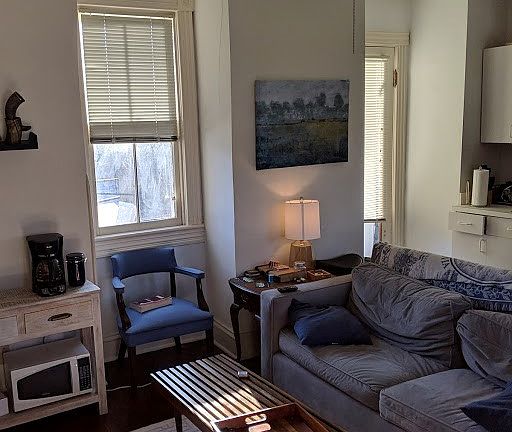 3rd image of 424 Warren Cres APT 6