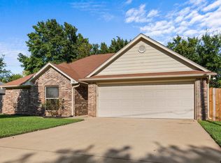 98 Hickory Rd, Bullard, TX 75757