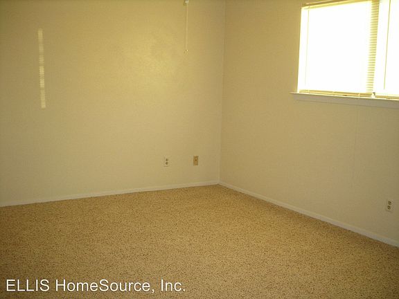 5th image of 2418 W Northgate Dr
