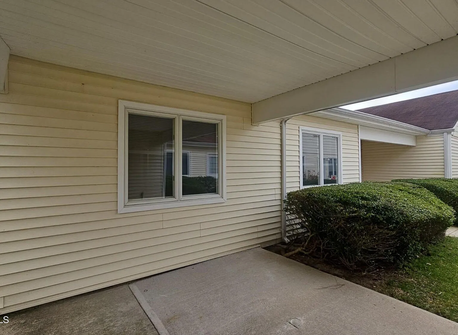 2 bed, 1224 sqft, $2,299 — Photo 3
