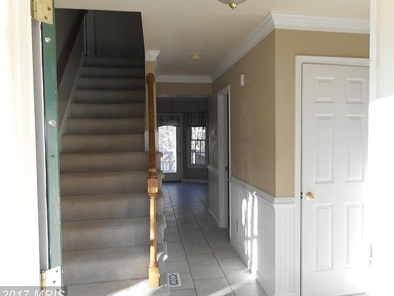 3rd image of 10400 Edinburgh Dr