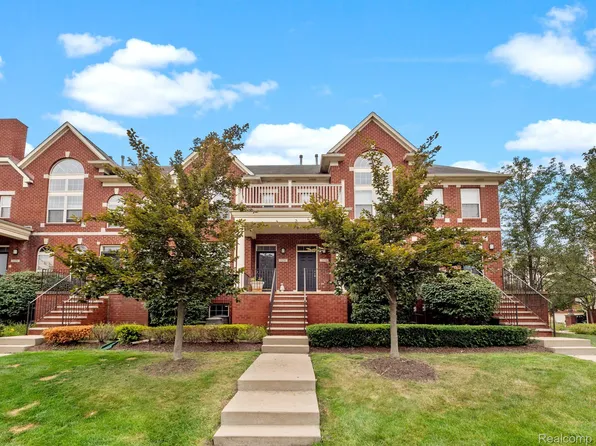 3142 Camden Dr, Troy, MI 48084