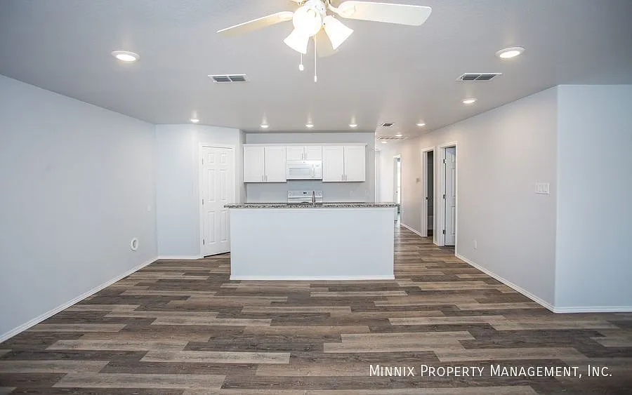 5604 Jarvis St. #B — Photo 3