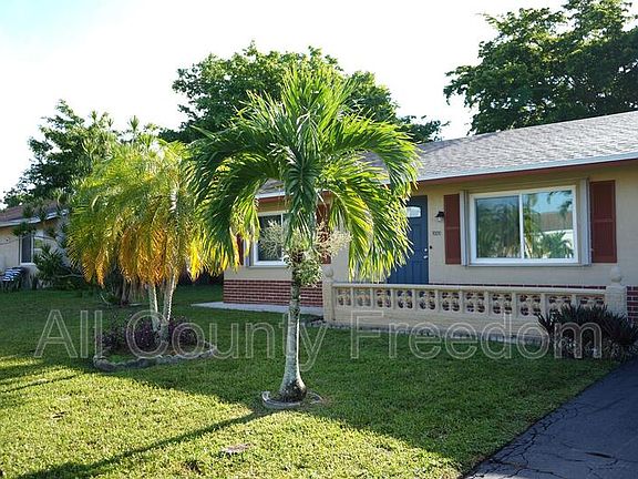 2nd image of 7000 NW 95th Ter