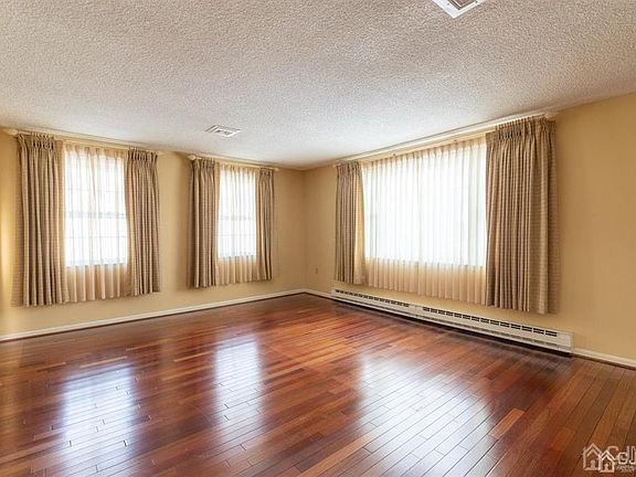 2nd image of 204 N Rossmoor Dr #N