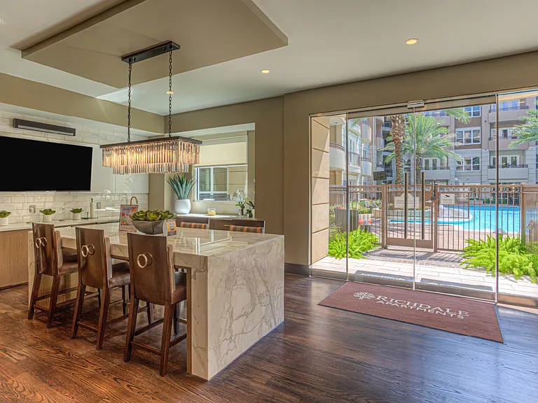 Tuscany Walk Apartments — Photo 33