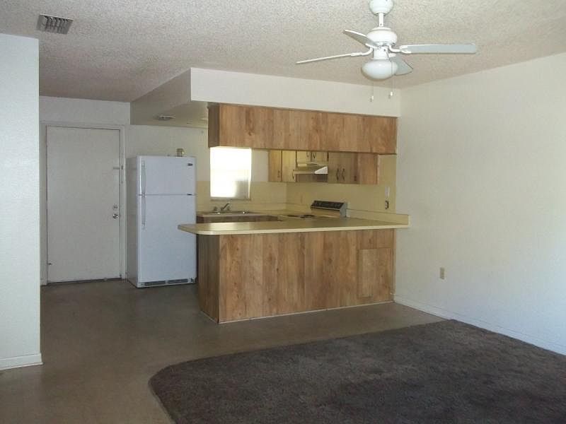 2nd image of 3219 Julia Ct