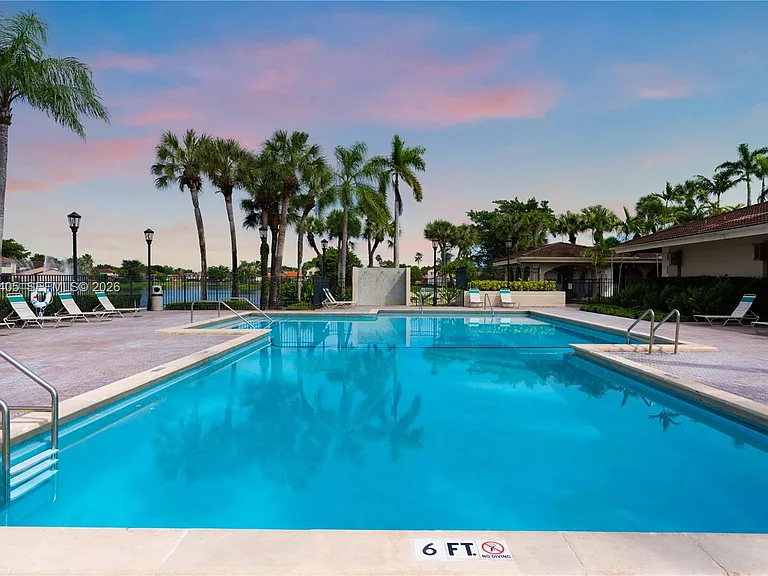18226 Mediterranean Blvd #5-16 — Photo 28