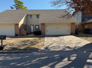 11610 Surrey Hills Blvd, Yukon, OK 73099