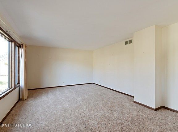 2nd image of 1503 Carlisle Ln