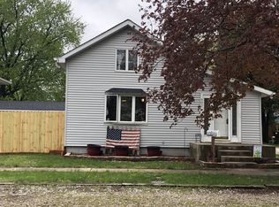 407 W Park Row St, Henry, IL 61537