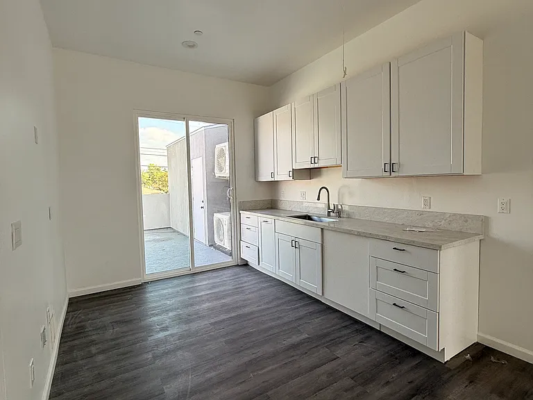 1821 N Ave #1 — Photo 10