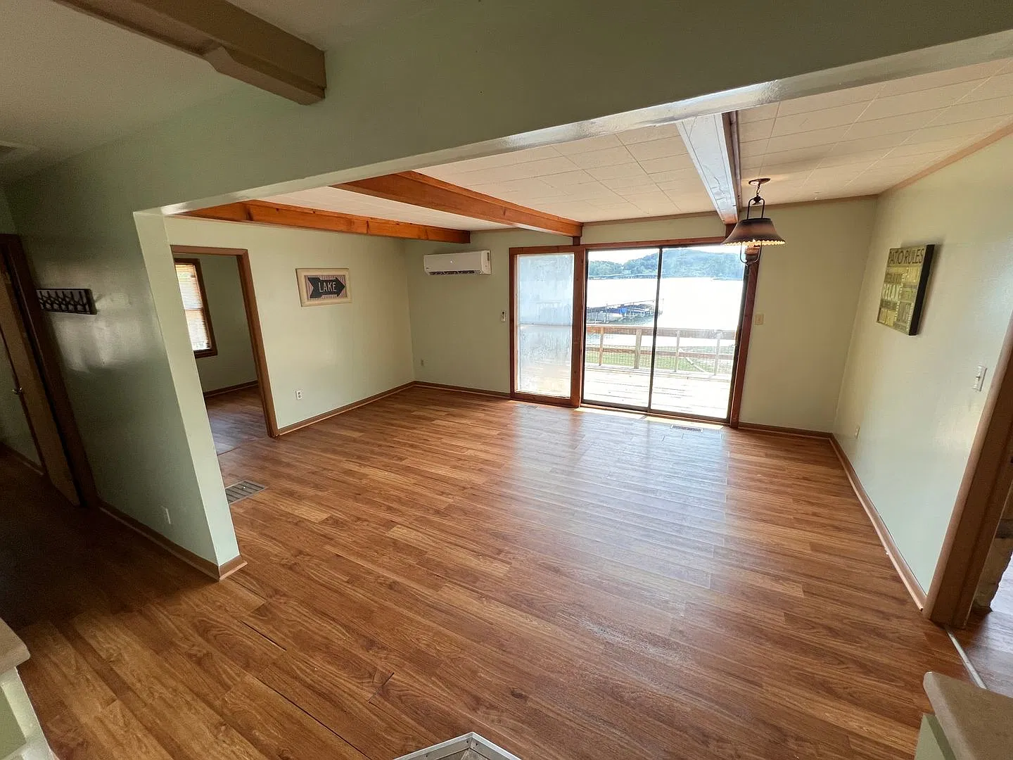3 bed, 1.5 bath, 1300 sqft, $1,200 — Photo 2