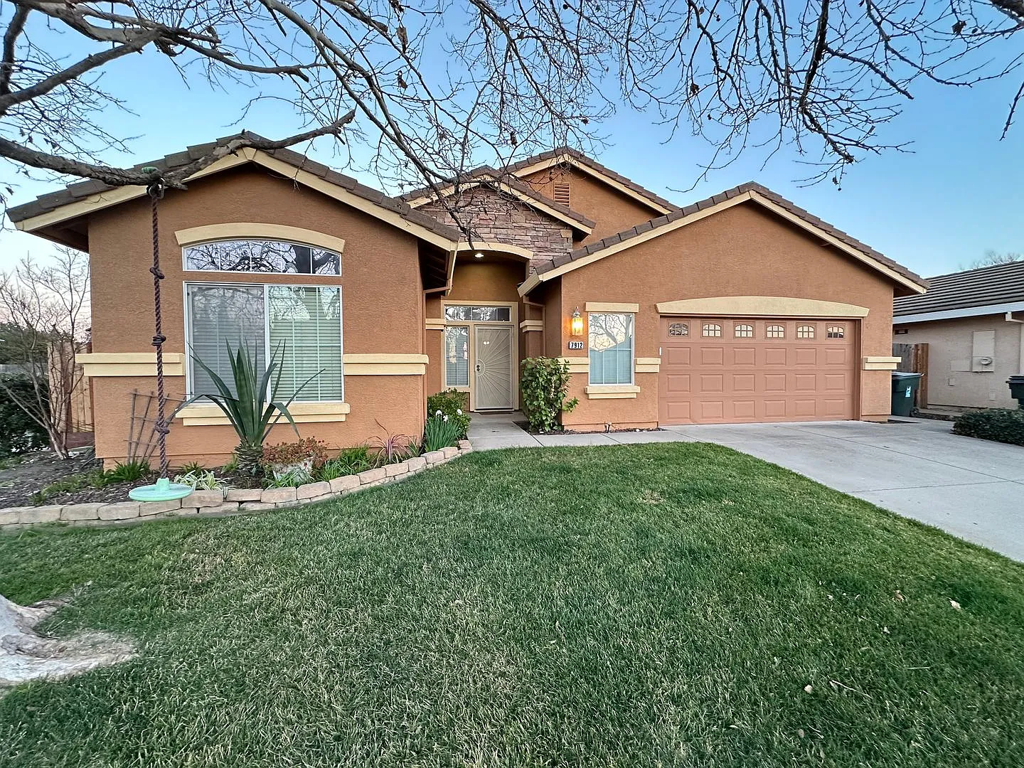 7912 Quaker Ridge Way photo 1