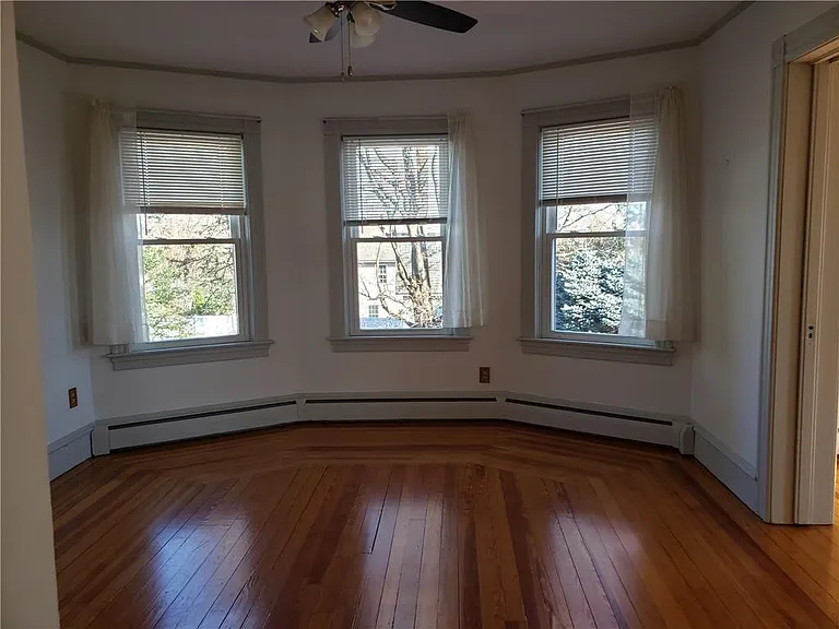 40 E Barrows St #2 — Photo 10