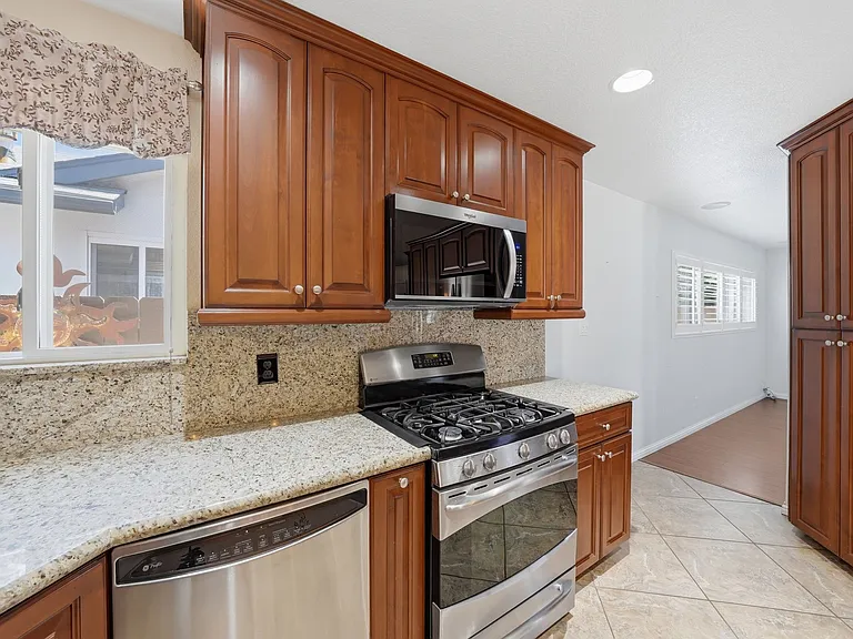 754 Guava Ave — Photo 13