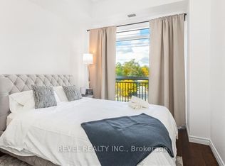 34 Plains Rd E #3, Burlington, ON L7T 0B9