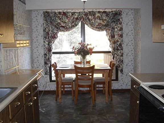 5th image of 8516 Pheasant Dr