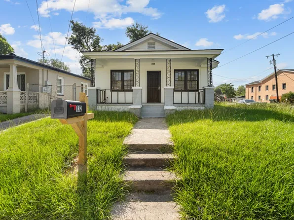 132 Jenks St, Savannah, GA 31415