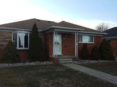 9368 Ruth Ave, Allen Park, MI, 48101