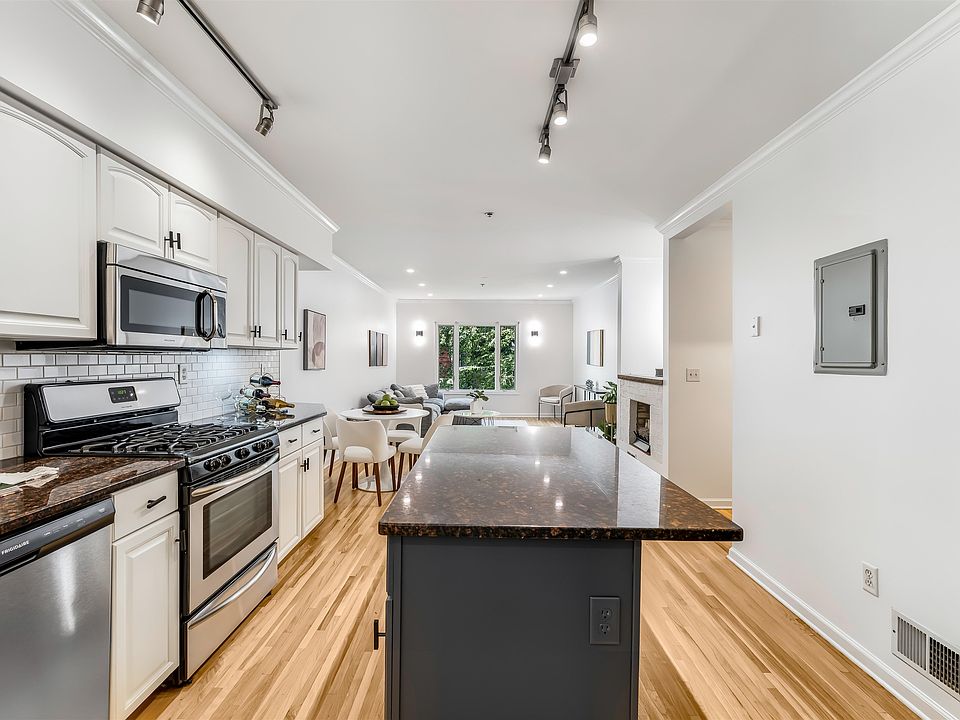 1st image of 508 1st St APT 2W