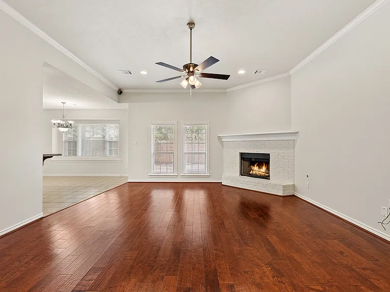 1207 Martinsville Ln — Photo 3