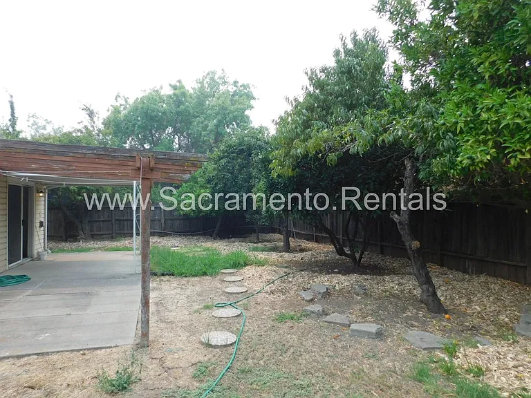 101 Kennelford Cir — Photo 22