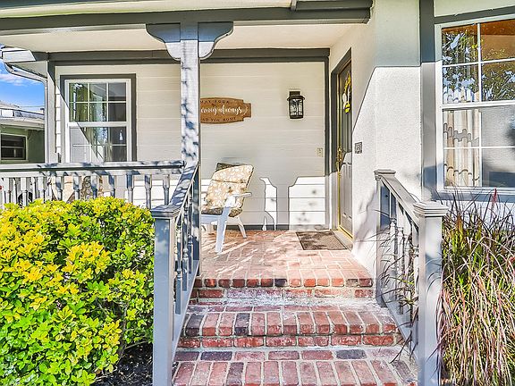 4th image of 628 N Griffith Park Dr