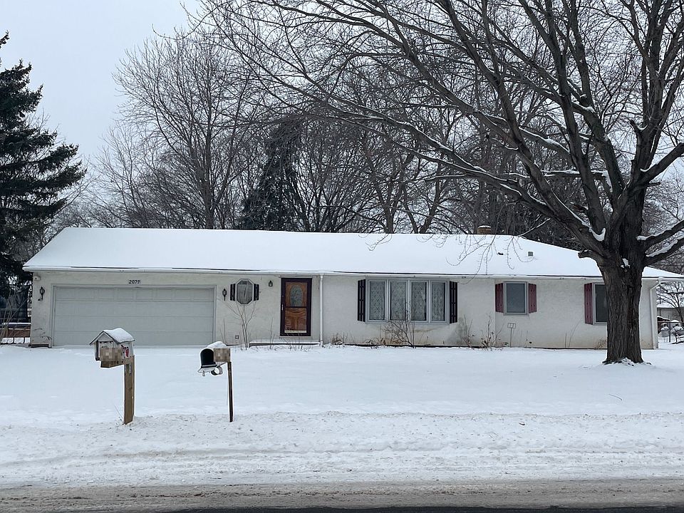 1st image of 2079 McMenemy St N