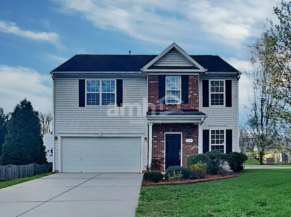 6140 Glen Way Dr, Winston Salem, NC 27107