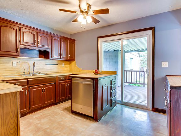 4th image of 11711 Mondamon Dr
