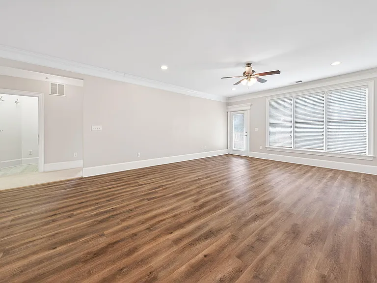 423 Waterford Lake Dr — Photo 12