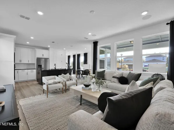 608 HAWTHORN PARK Circle, Yulee, FL 32097