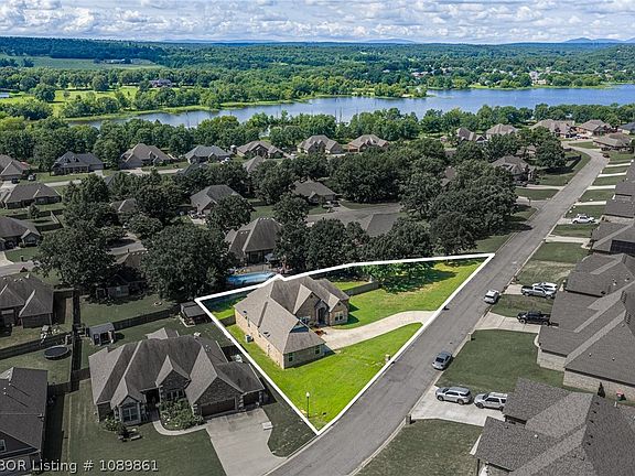 3rd image of 3623 Brighton Pl