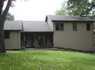 2911 N Blackhawk Rd, Oregon, IL 61061