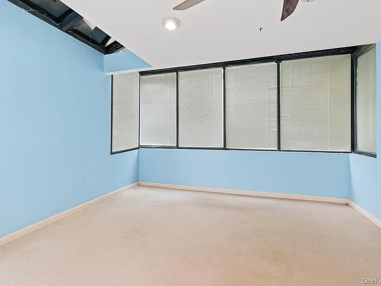 13 Whitney Cir — Photo 35