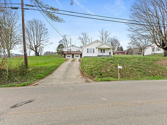 2nd image of 592 Emmett Rd